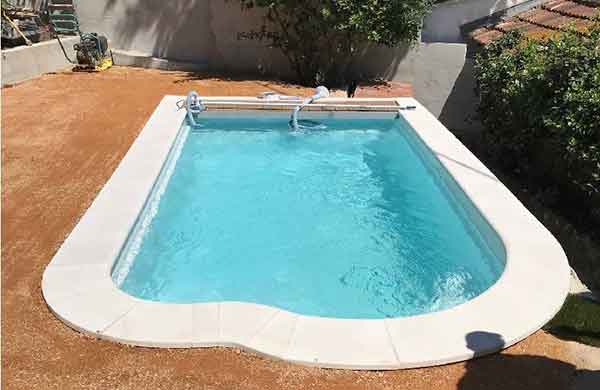 Piscine en kit compacte pour petit terrain